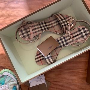Burberry strap sandal